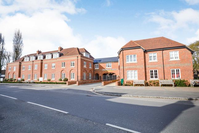 Thumbnail Flat to rent in Chiltern Place, The Broadway, Old Amersham