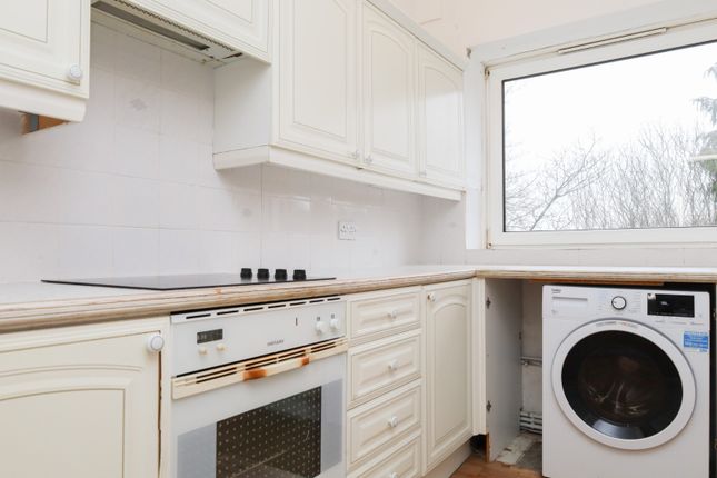 Flat to rent in Banchory Avenue, Glasgow