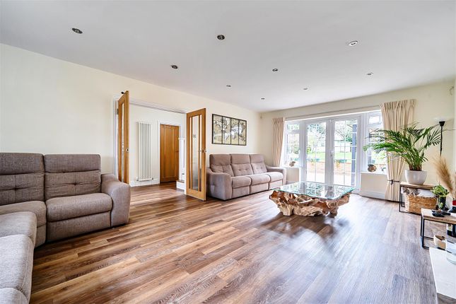 32, Shepherds way, Liphook photo 2