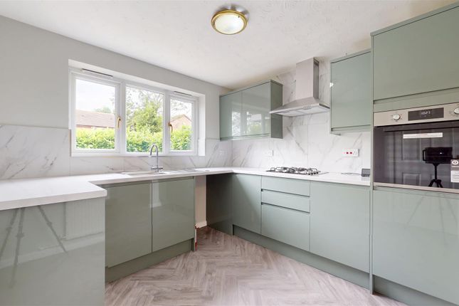 53, Brearley Avenue, Oldbrook photo 3