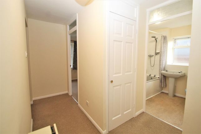 Flat to rent in Birches Rise, West Wycombe Road, High Wycombe