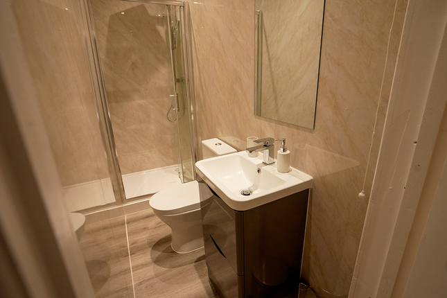Room 1, 55, St. Judes Road, Egham photo 5
