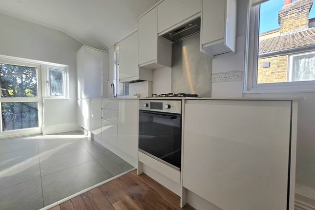 282 Sangley Road, London photo 4