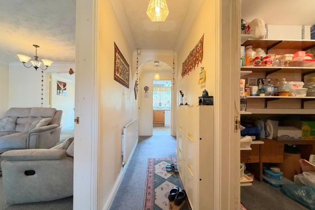 9, Cloverdale Road, Leicester photo 4