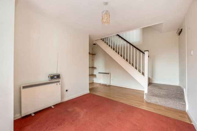11 Baden Drive, Horley photo 4