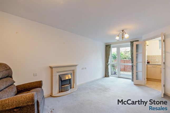 8 Benedict Court, Western Avenue, Newbury photo 4
