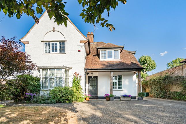 9, Elmwood, Welwyn Garden City photo 2
