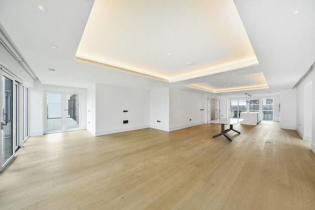 Flat for sale in White City Living, Lincoln Apartments, Fountain Park Way, London