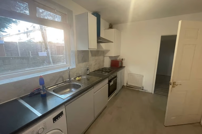 2, Fernhurst Road, Manchester photo 2