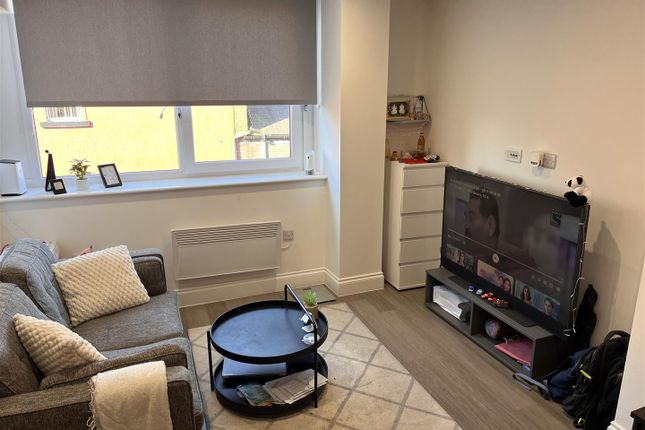 George House, Apartment 25, George Street, Wakefield photo 3