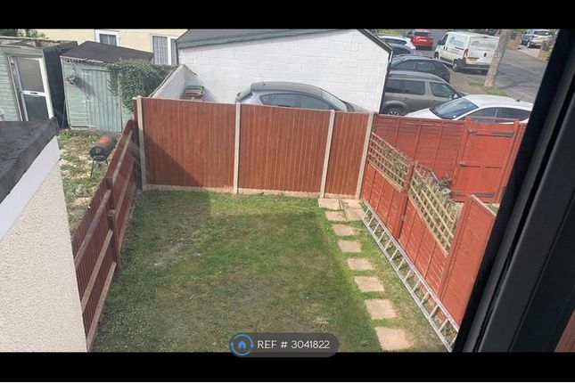 Beeches Road, North Cheam, Sutton photo 3