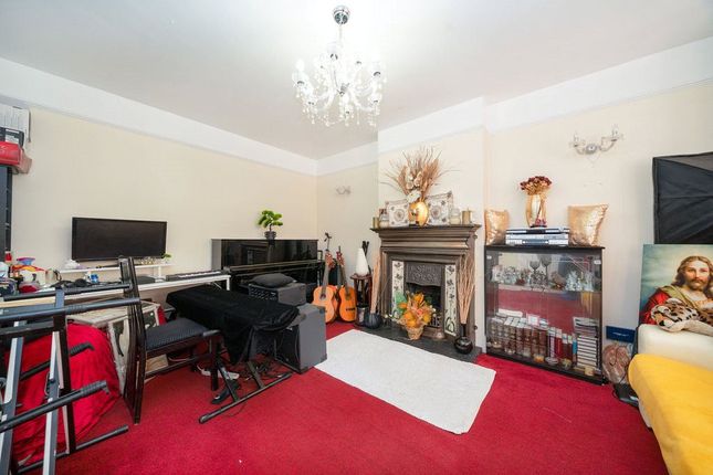 86, Sheepcot Lane, Hertfordshire photo 4