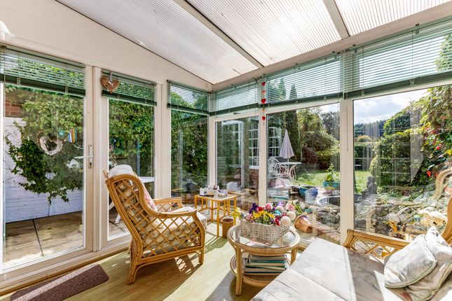 54, Sunningdale Close, Stanmore photo 2