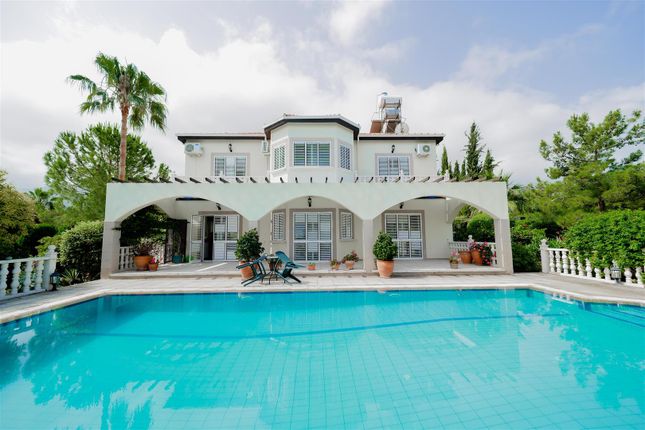 Thumbnail Villa for sale in 20 Temmuz Caddesi, East Of Kyrenia