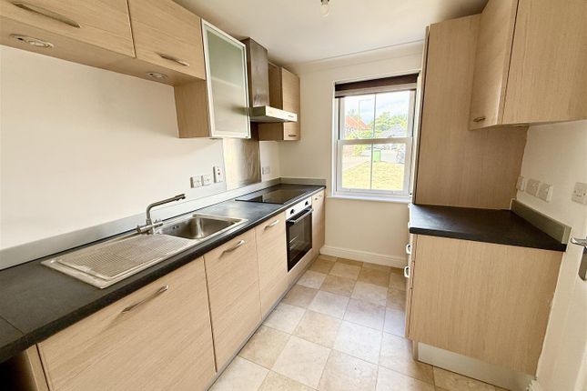 2, Bradfield Drive, Great Yarmouth photo 3