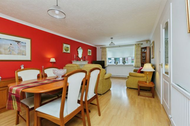 10, Pennine Close, Leicester photo 2