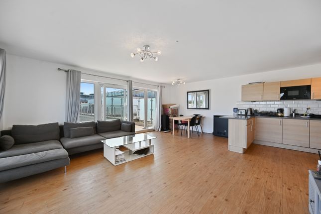 72 Artic House, 3 Heritage Avenue, Colindale photo 5