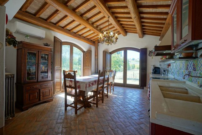 Country house for sale in Montefalco, Perugia, Umbria, Italy