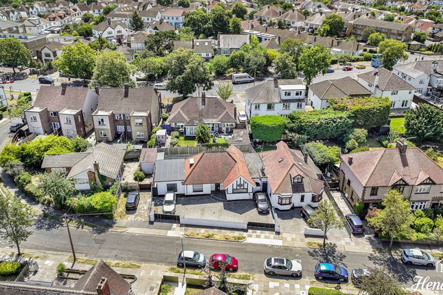 24, Eaton Road, Leigh-on-sea photo 3