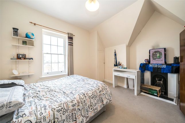 Flat for sale in Brixton Road, London