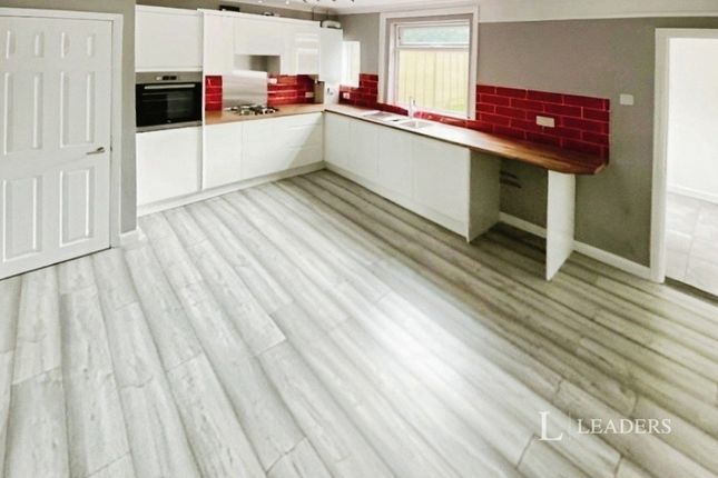 9, Recreation Road, Bourne photo 2
