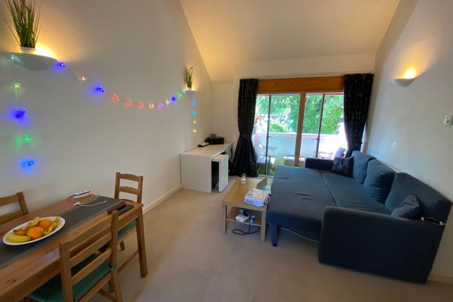 Flat 3, Berkley House, Winchester photo 5