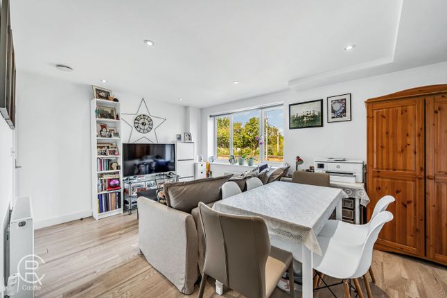 43 Ironbridge House, Windmill Place, Southall photo 3