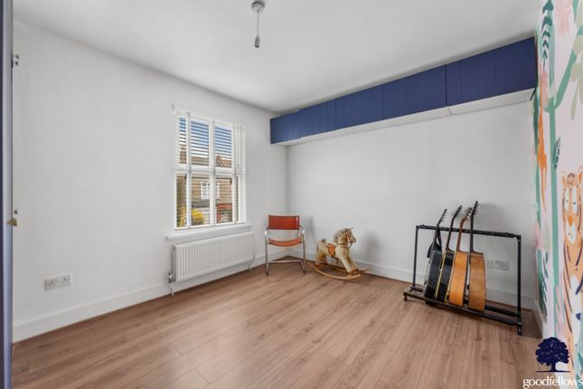 7, Crown Lane, Morden photo 4