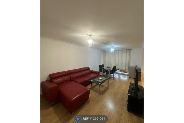 Flat, Tramway Court Candle Street, London photo 2