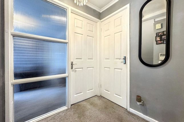 16, Leicester Way, Jarrow photo 4