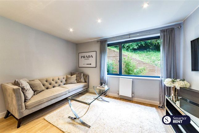 Thumbnail Flat to rent in Brookfield Road, Wooburn Green, High Wycombe