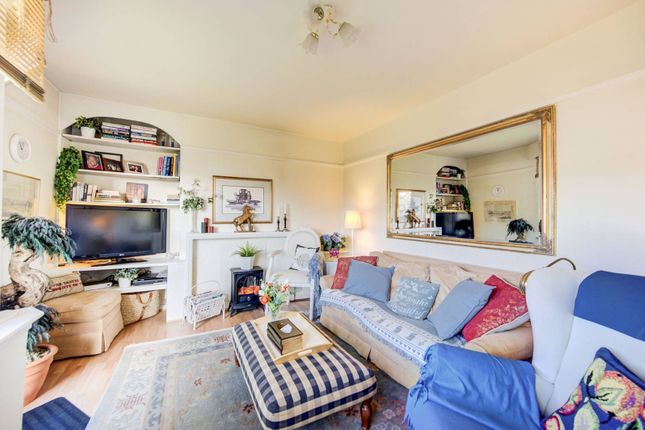 Flat for sale in Sulivan Court, Fulham Broadway, London