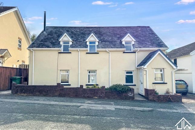 3-bed house on Manmoel Road, Croespenmaen, £284,950