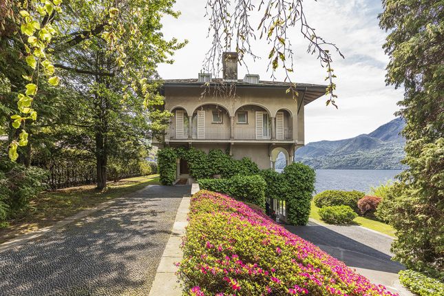 Property for sale in Lakeshore Villa, Omegna, Lake Orta