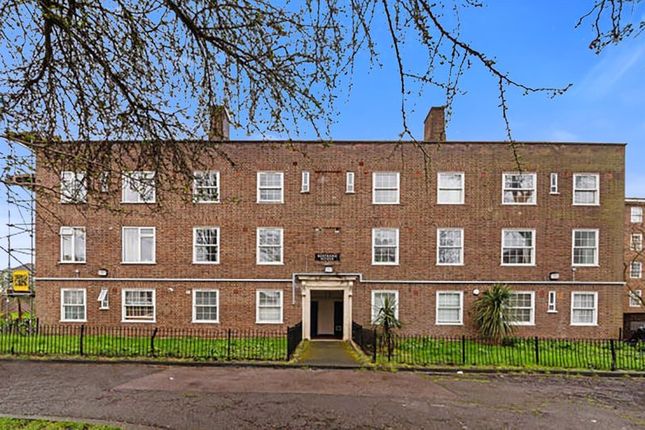 Thumbnail Flat for sale in Bertrand House, Leigham Avenue, London