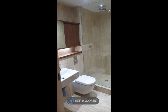 Apt  City Lofts St Pauls, St Pauls Square, Sheffield photo 5