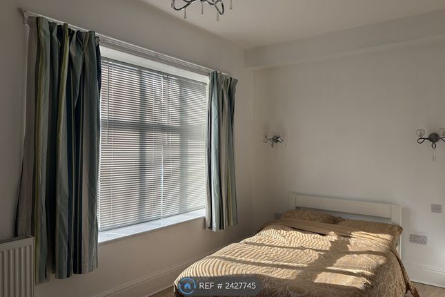 Room 3 - Upstairs Ensuite With Kitchenette