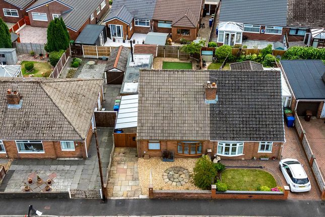 6, Greystone Avenue, Wigan photo 3