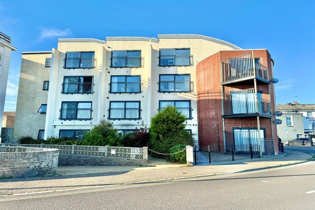 2-bed flat on Flat 7, Pier View House, 47, The Parade, Essex, £125,000