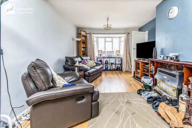 351, King Henry's Drive, Croydon photo 4