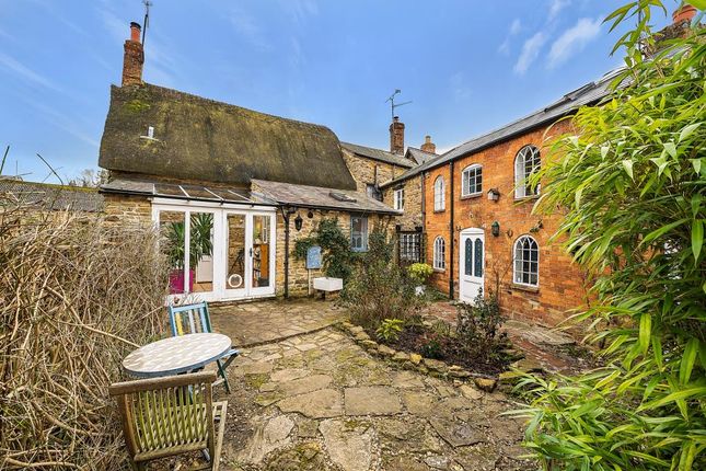 Cottage for sale in Kings Sutton, Northamptonshire