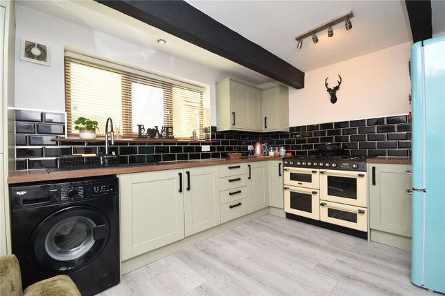 248, White Lee Road, West Yorkshire photo 4