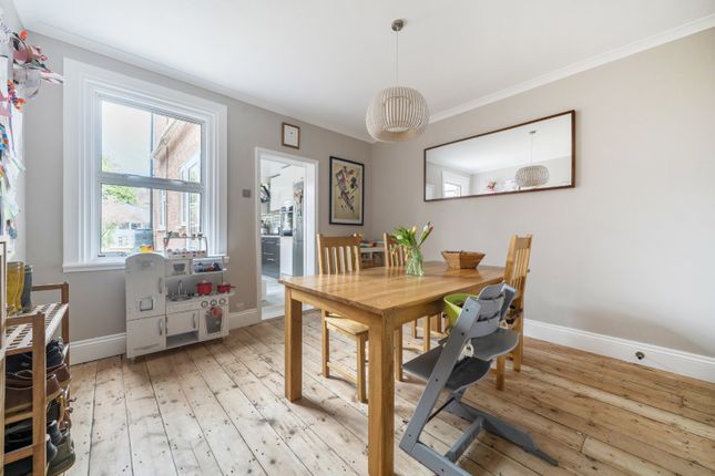 17, Almond Road, Burnham photo 3