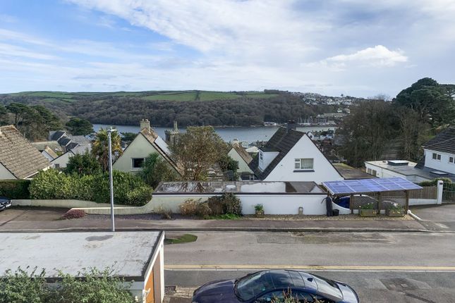 11, Vicarage Meadow, Fowey photo 2