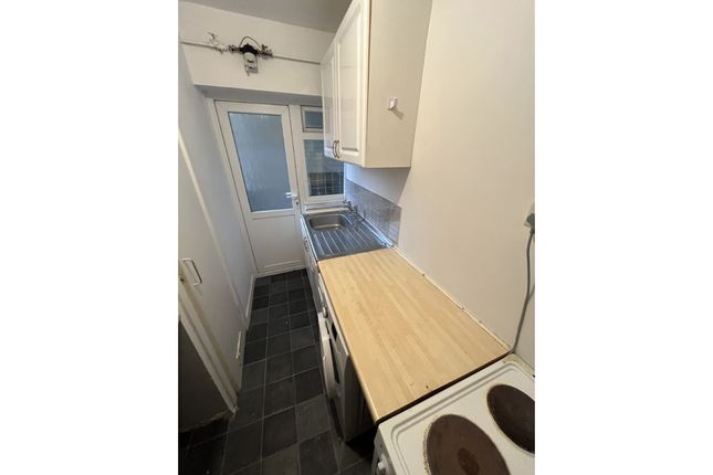 12 Griffin Court, West Drive, Birmingham photo 5