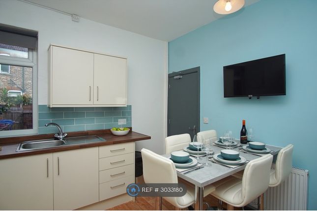 Chadwick Road, Eccles, Manchester photo 5