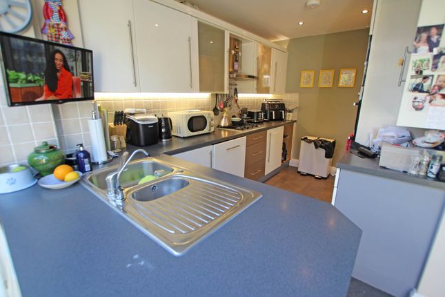 2, Churchfield Square, Eastbourne photo 4