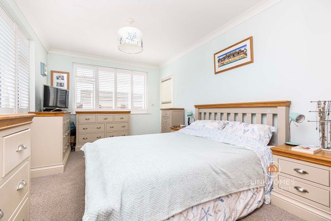 12, Newlands Way, Broadstone photo 4