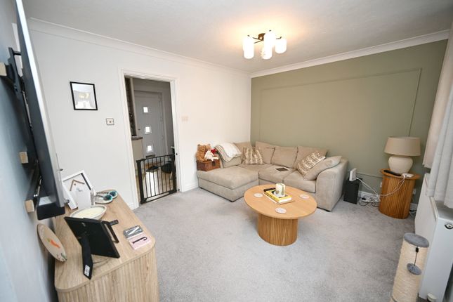 17, Bowden Grove, Barnsley photo 4