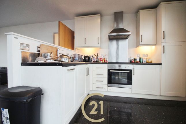 Flat 43, London photo 5